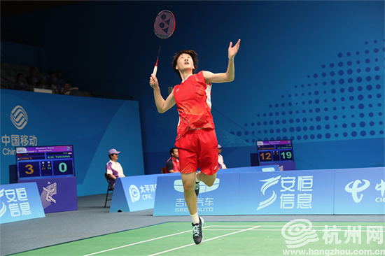 众前来观赛 众前来观赛